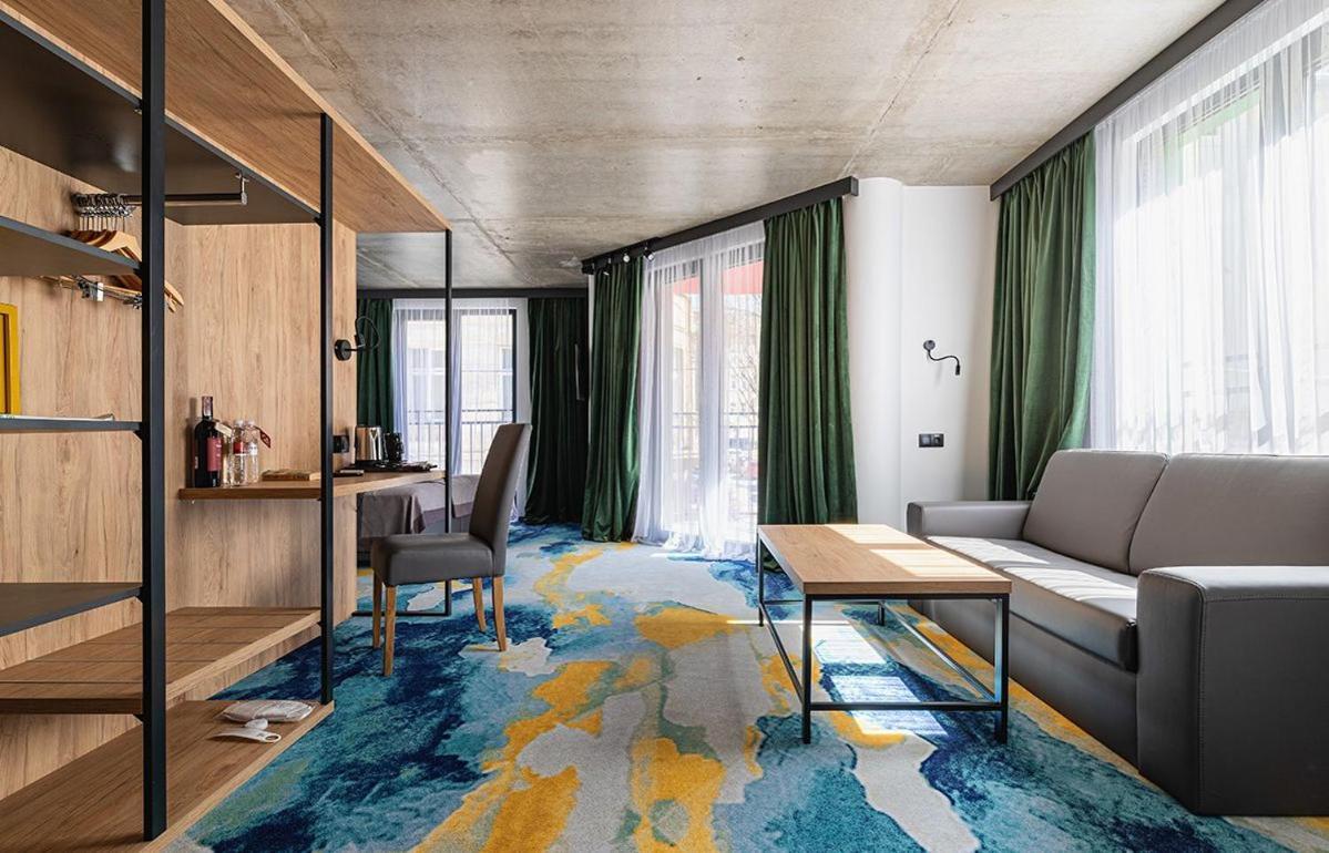Hotel Optima Collection Mural 3*